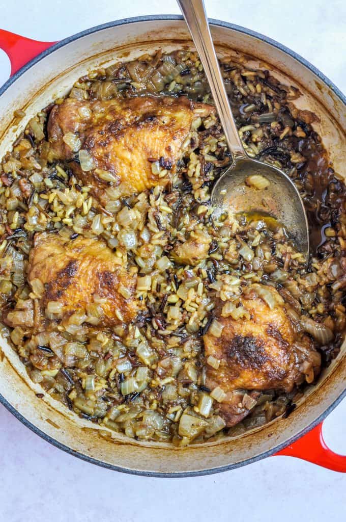 hawaij chicken and rice in a pot