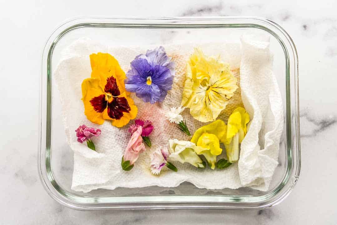 How to Keep Edible Flowers Fresh This Healthy Table
