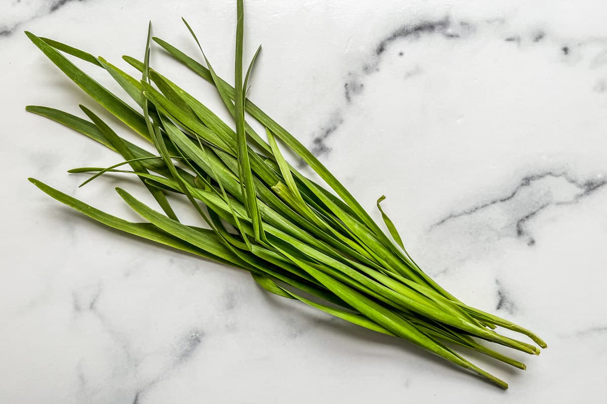 A bunch of garlic chives.