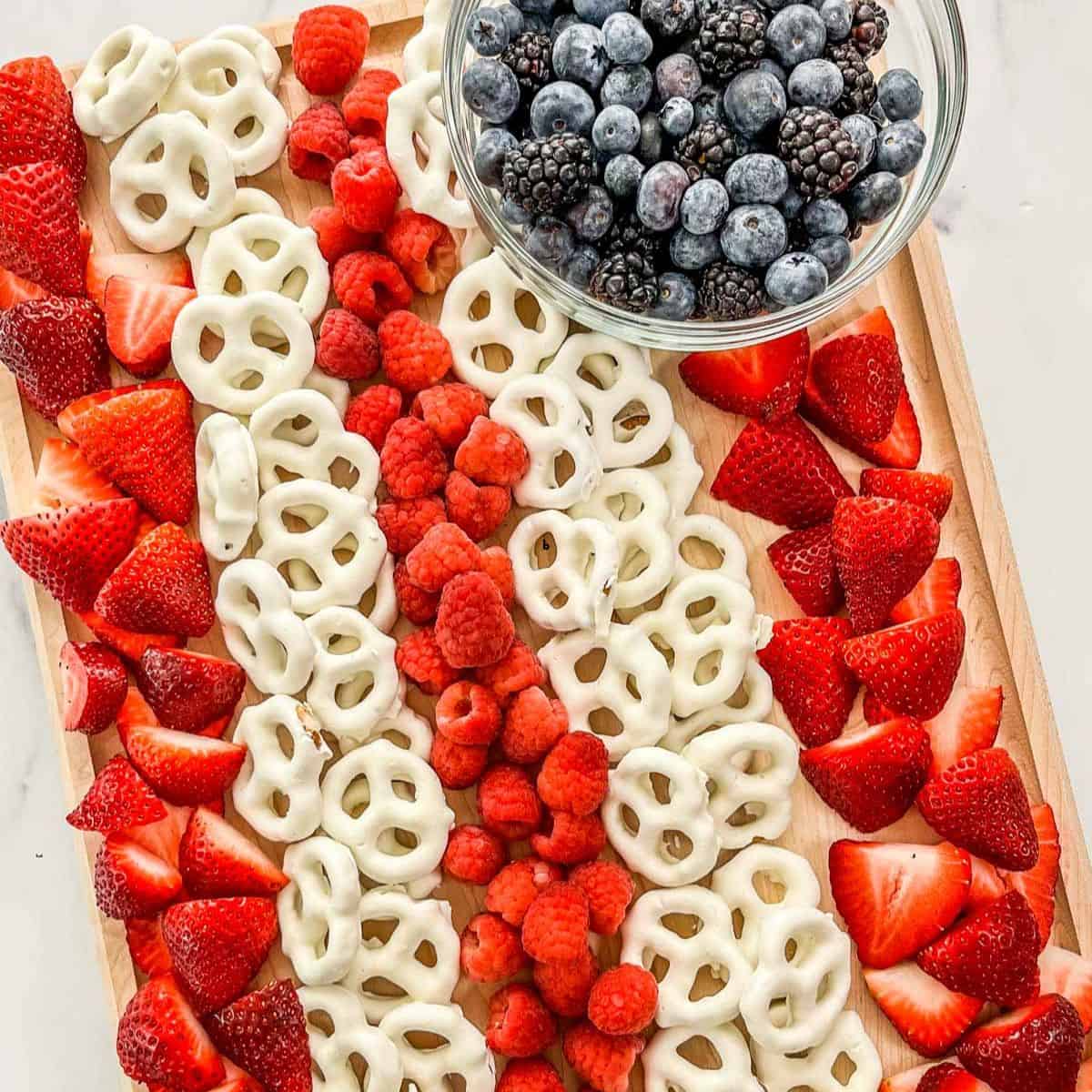 Easy American Flag Fruit Tray - This Healthy Table