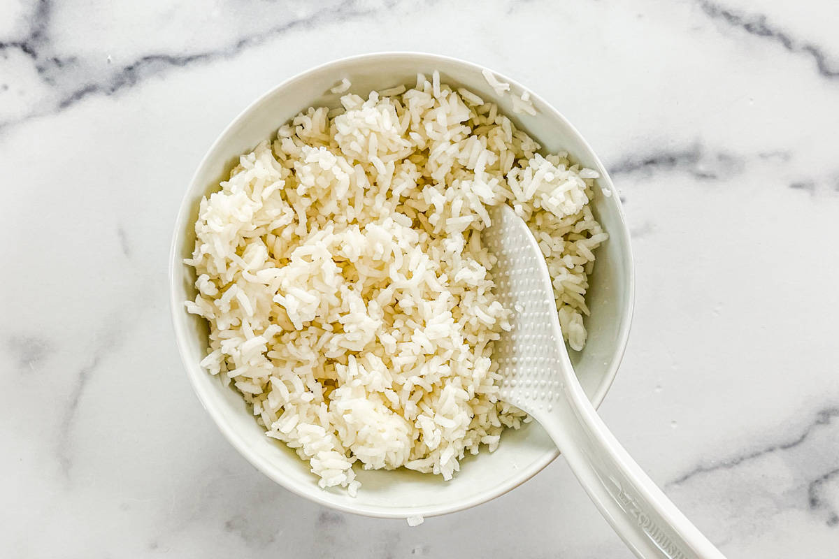 White rice tossed with salt and rice wine vinegar.